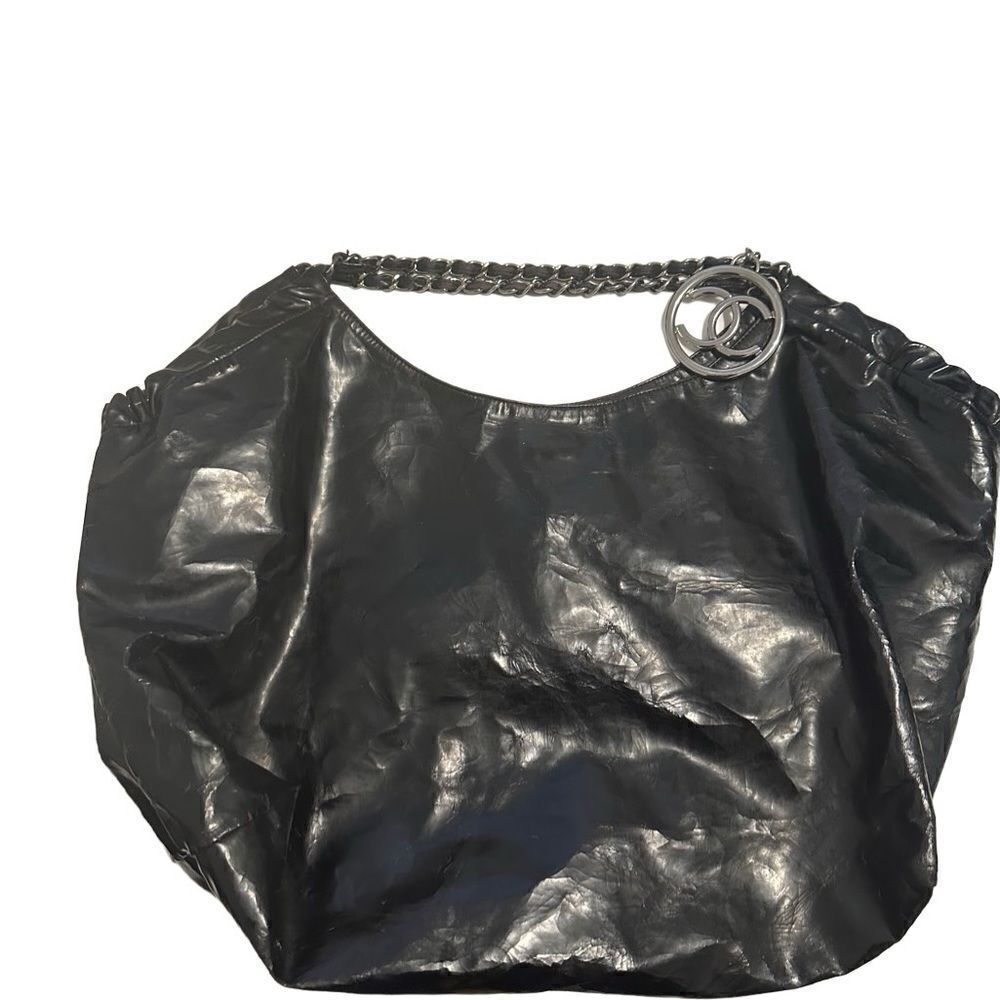 CHANEL Black Quilted Patent Leather Chain Tote with CC Charm - Picture 5 of 16